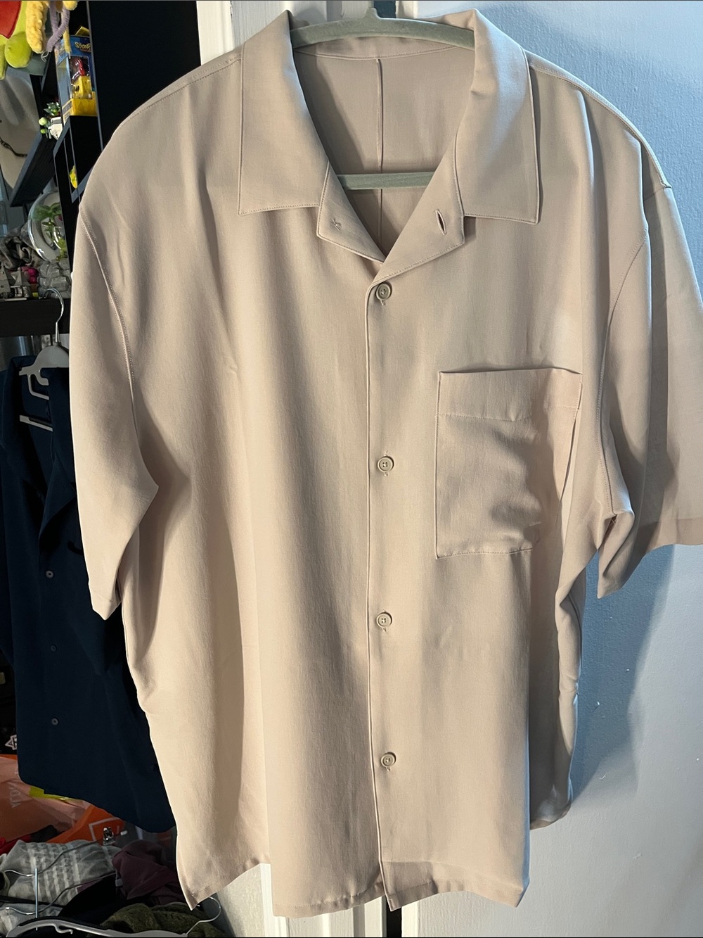 lululemon athletica Men's Short-Sleeve Button-Down Shirt in Light Beige